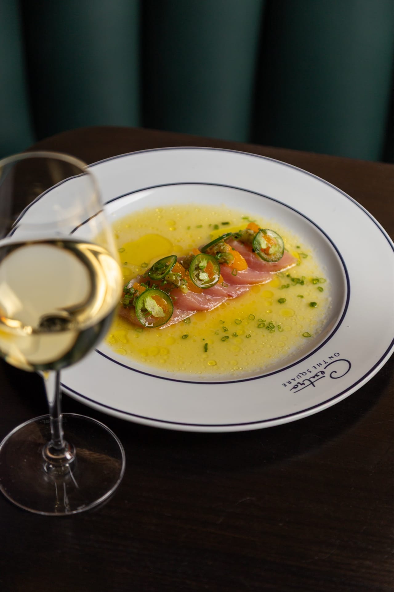 Centro crudo and booth